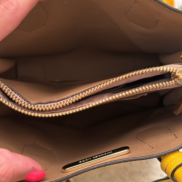 Michael Kors Crossbody - Picture 5 of 6